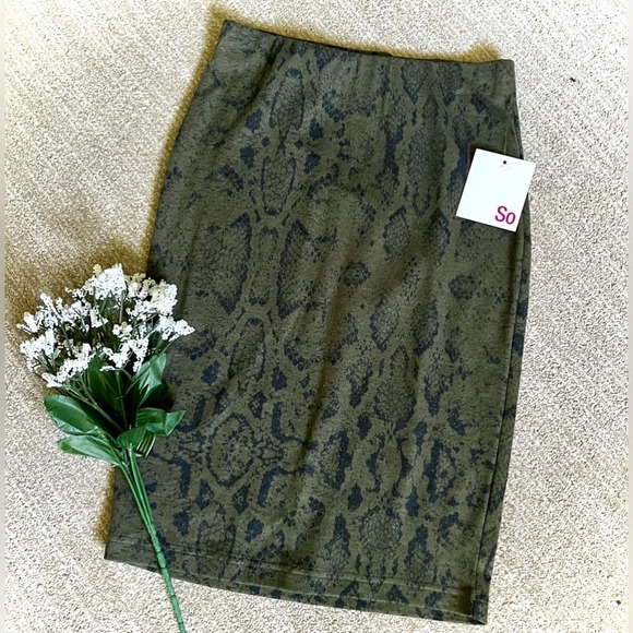 SO NWT Snake Print Bodycon Pencil Skirt - XS - Picture 1 of 3
